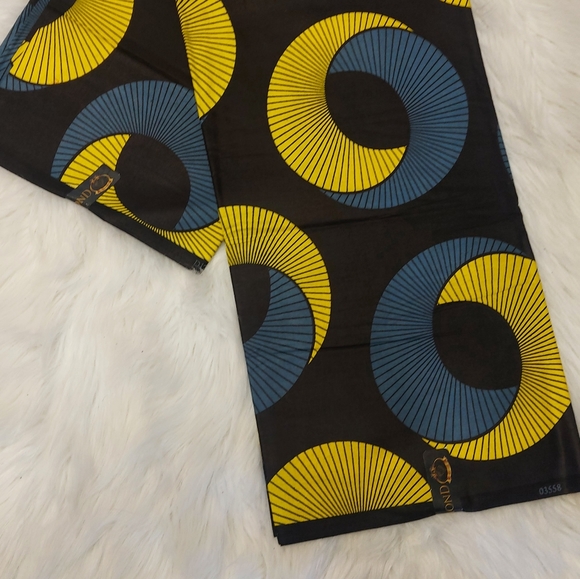 High quality 100% Africa print cotton fabric. Each Africa - Picture 14 of 16